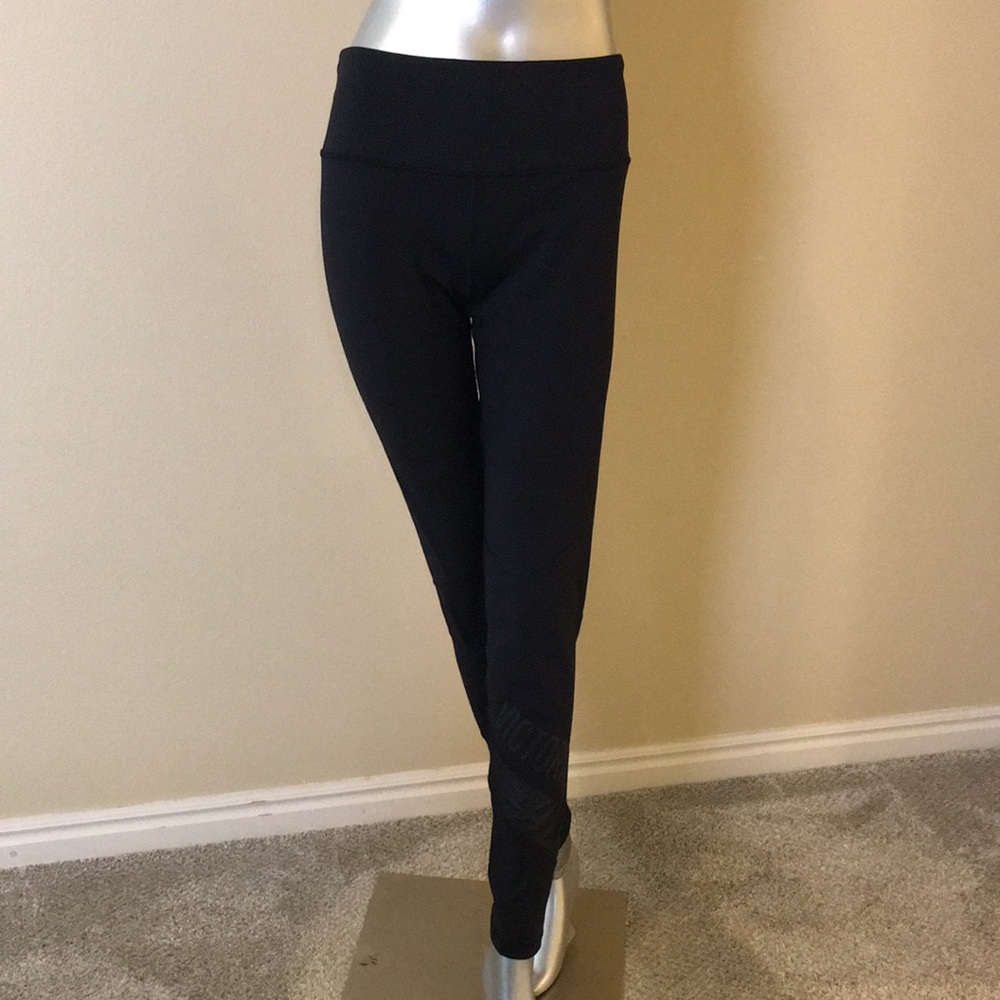 Victoria Sport Knockout Tight With Mesh Panels